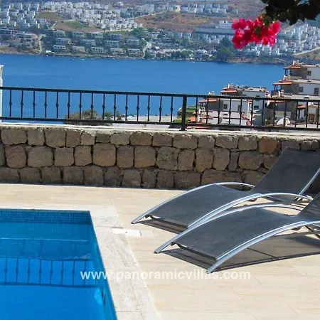 Sleeps 8 Pool Air Con